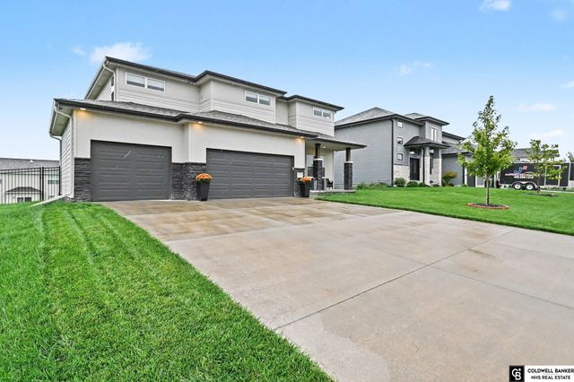 17030 Isabella Street, Bennington, NE 68007