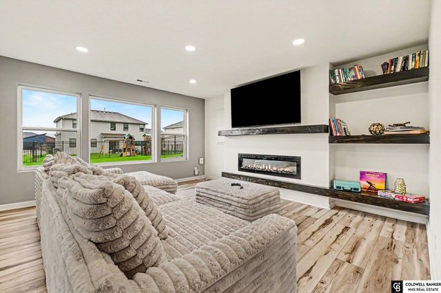 17030 Isabella Street, Bennington, NE 68007