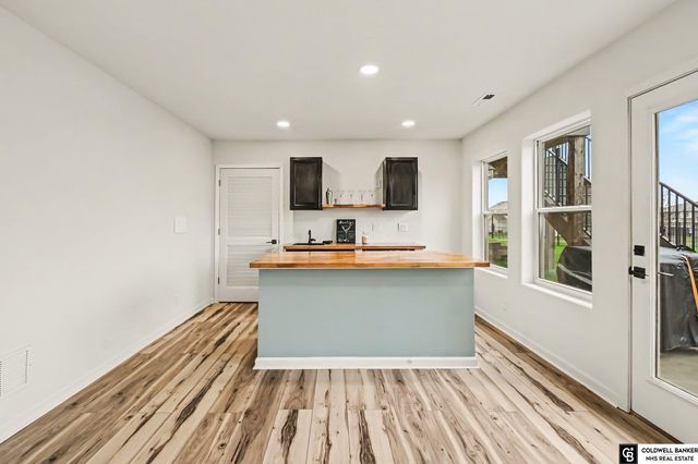 17030 Isabella Street, Bennington, NE 68007