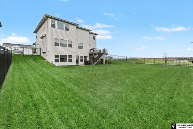 17030 Isabella Street, Bennington, NE 68007