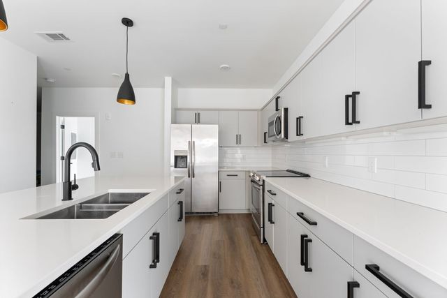 2704 Clifton Ave Apt 203, Nashville, TN 37209