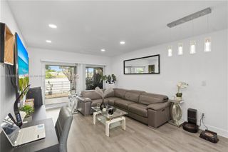 2418 NW 52nd St, Tamarac, FL 33309