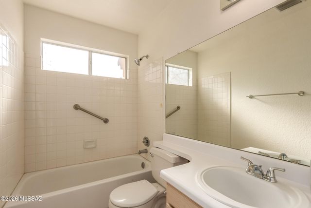 9880 N Western Sky Place, Tucson, AZ 85742