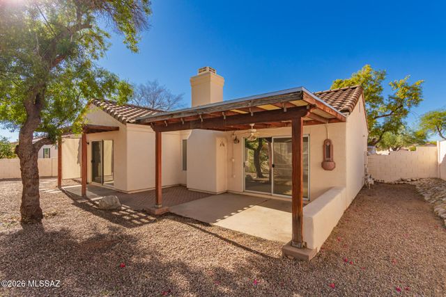 9880 N Western Sky Place, Tucson, AZ 85742