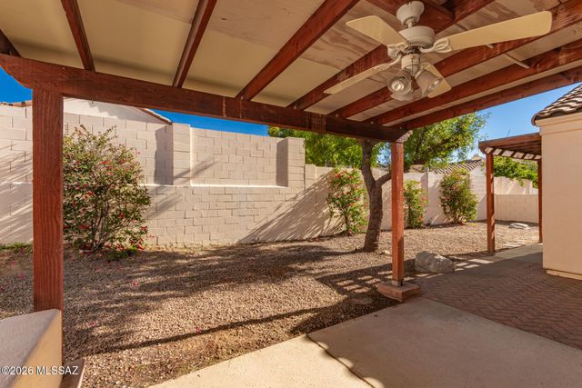 9880 N Western Sky Place, Tucson, AZ 85742