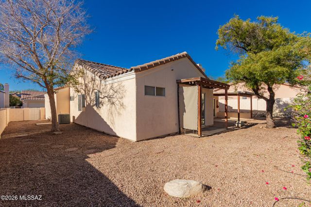 9880 N Western Sky Place, Tucson, AZ 85742