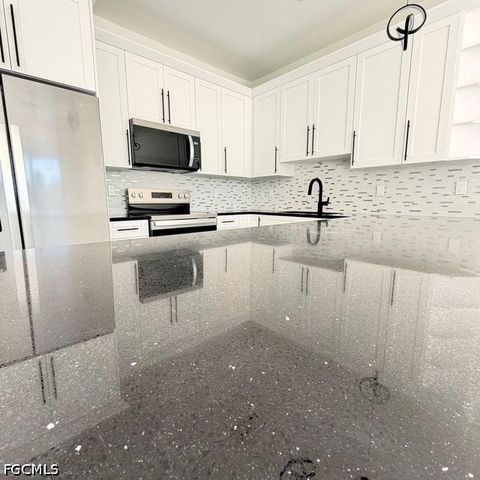 209-211 W 12th ST, Lehigh Acres, FL 33972