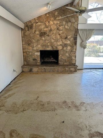 4109 Shady Creek Drive, Fort Worth, TX 76109