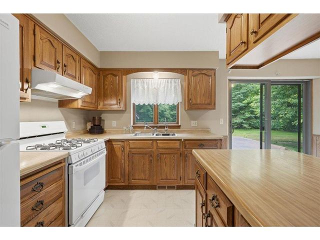 2079 Asplund Road, New Richmond, WI 54017