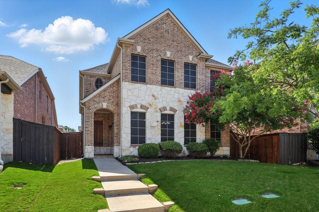 1532 Barksdale Drive, Lewisville, TX 75077