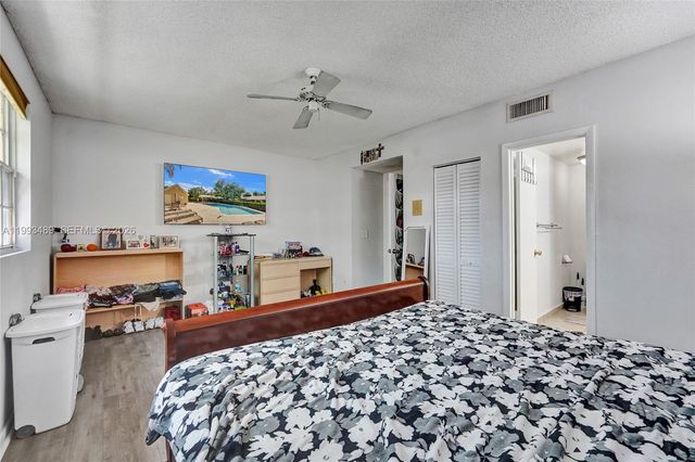 3592 NW 83rd Ln, Sunrise, FL 33351