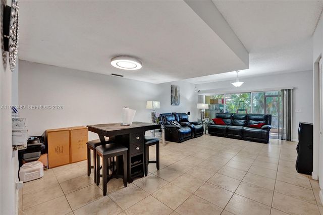 3592 NW 83rd Ln, Sunrise, FL 33351