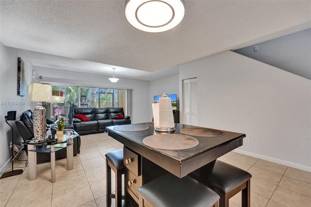 3592 NW 83rd Ln, Sunrise, FL 33351