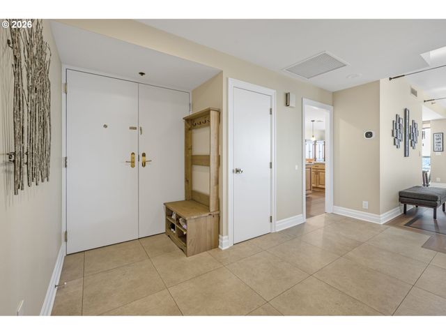 1414 Sw 3RD Ave 2802, Portland, OR 97201