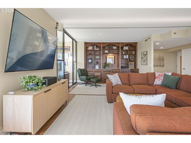 1414 Sw 3RD Ave 2802, Portland, OR 97201