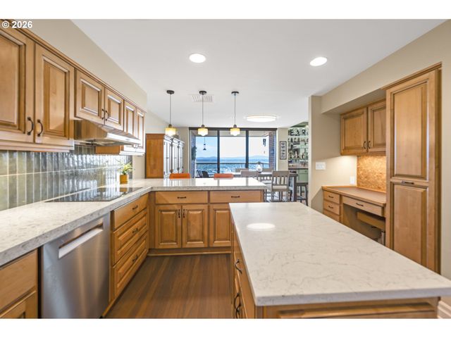 1414 Sw 3RD Ave 2802, Portland, OR 97201