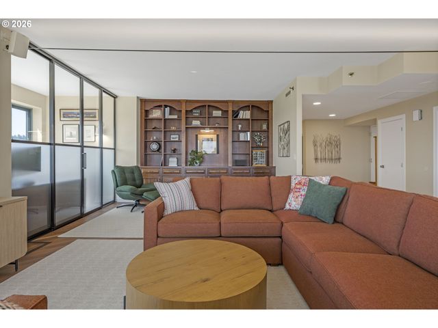 1414 Sw 3RD Ave 2802, Portland, OR 97201