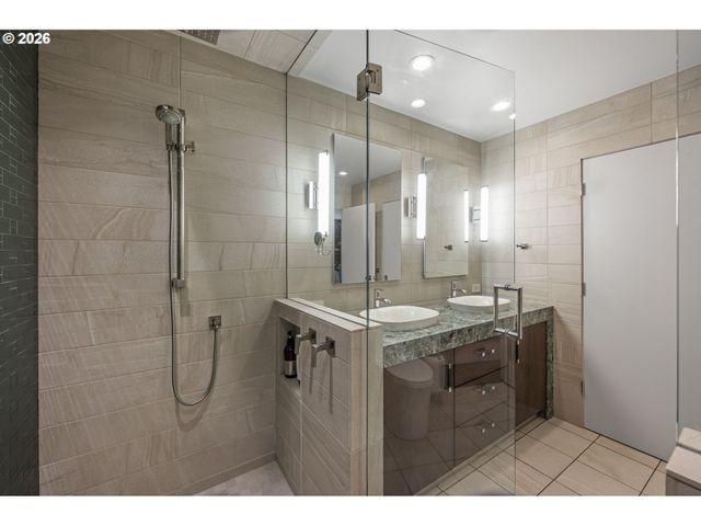 1414 Sw 3RD Ave 2802, Portland, OR 97201