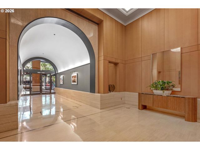 1414 Sw 3RD Ave 2802, Portland, OR 97201