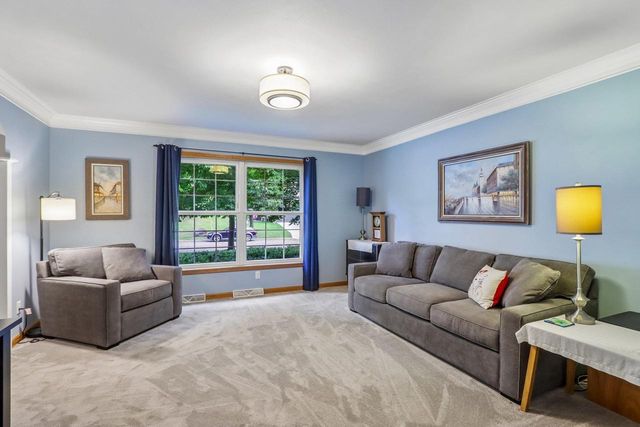 10 Black Stone Circle, Madison, WI 53719