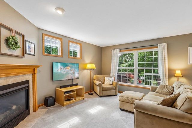 10 Black Stone Circle, Madison, WI 53719