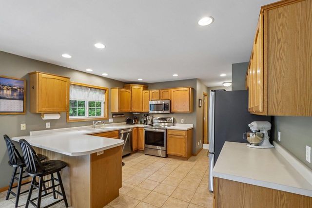 10 Black Stone Circle, Madison, WI 53719