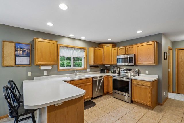 10 Black Stone Circle, Madison, WI 53719