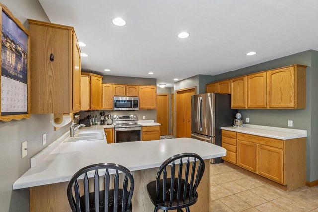 10 Black Stone Circle, Madison, WI 53719