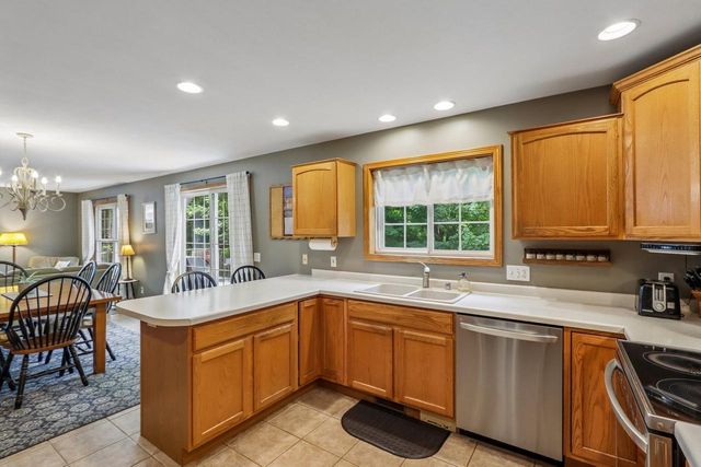 10 Black Stone Circle, Madison, WI 53719