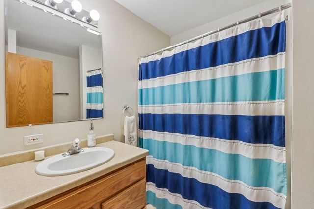 10 Black Stone Circle, Madison, WI 53719