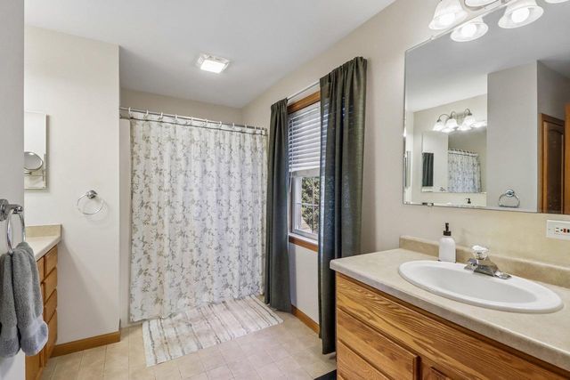 10 Black Stone Circle, Madison, WI 53719