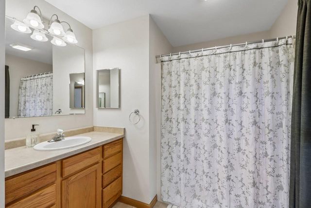 10 Black Stone Circle, Madison, WI 53719