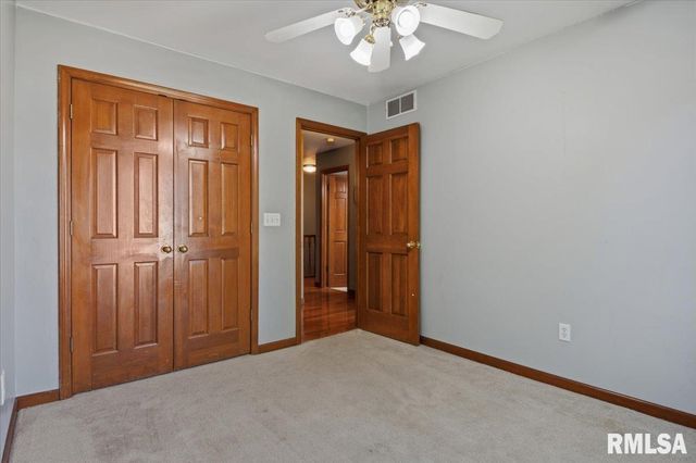 3908 GREENFIELD Drive, Springfield, IL 62704