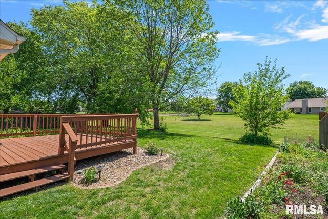3908 GREENFIELD Drive, Springfield, IL 62704