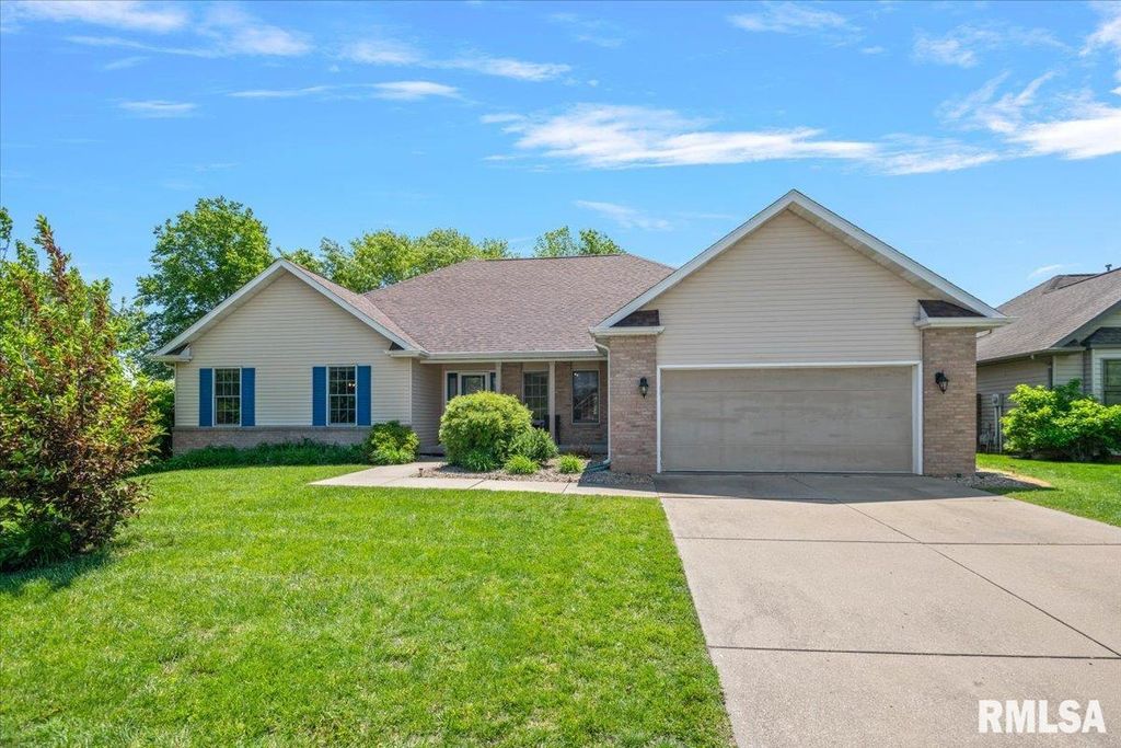 3908 GREENFIELD Drive, Springfield, IL 62704