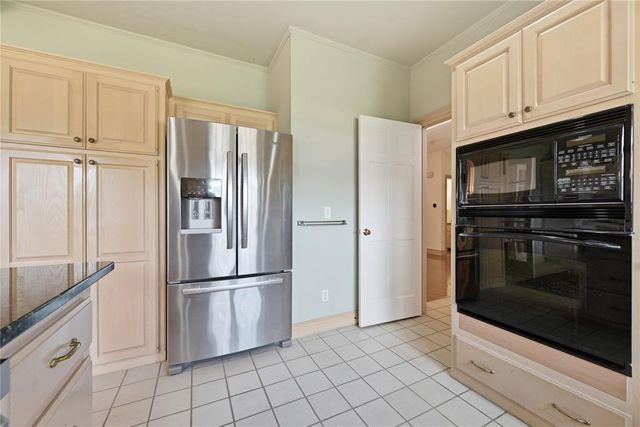5515 Fairway Drive, Edmond, OK 73025