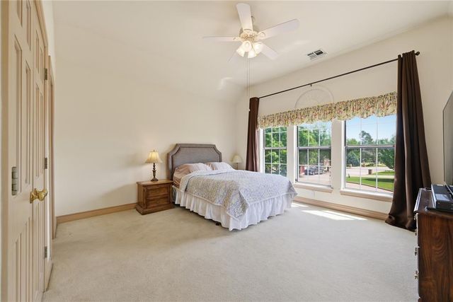5515 Fairway Drive, Edmond, OK 73025