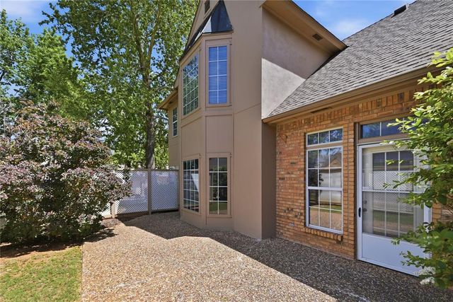 5515 Fairway Drive, Edmond, OK 73025