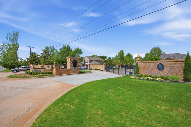 5515 Fairway Drive, Edmond, OK 73025