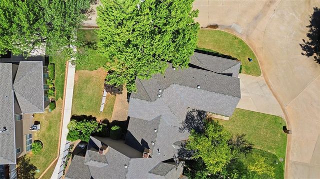 5515 Fairway Drive, Edmond, OK 73025