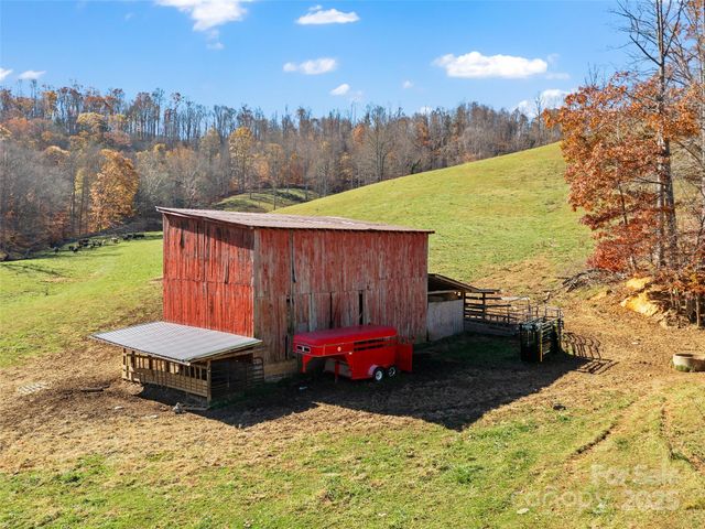 321 Lyle Lane, Green Mountain, NC 28740