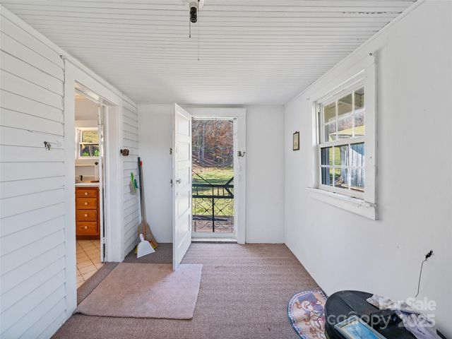 321 Lyle Lane, Green Mountain, NC 28740