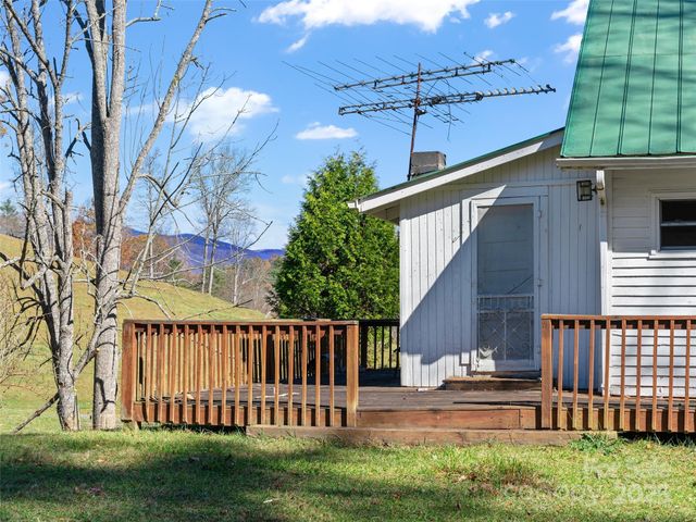 321 Lyle Lane, Green Mountain, NC 28740