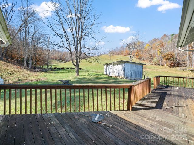 321 Lyle Lane, Green Mountain, NC 28740