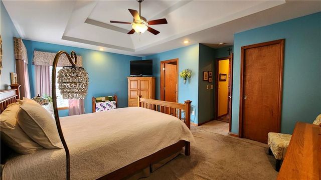 986 Owl Creek Parkway, Odessa, MO 64076