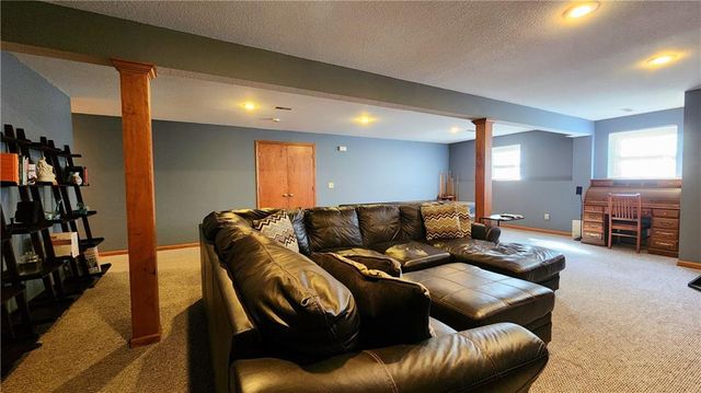 986 Owl Creek Parkway, Odessa, MO 64076