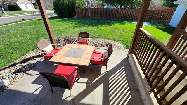 986 Owl Creek Parkway, Odessa, MO 64076