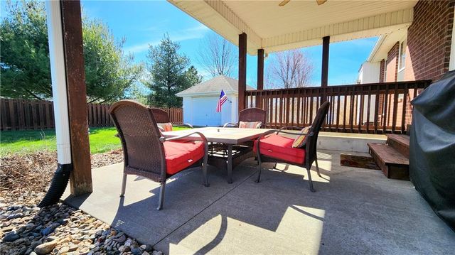 986 Owl Creek Parkway, Odessa, MO 64076