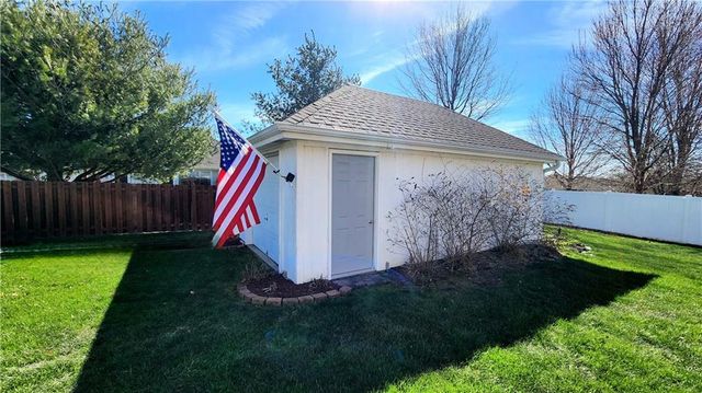 986 Owl Creek Parkway, Odessa, MO 64076