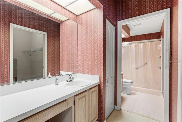 3952 NW 25TH CIRCLE, Gainesville, FL 32606